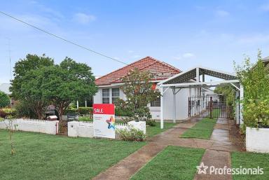 House Sold - NSW - West Tamworth - 2340 - 56 Mathews - 3 Bedroom Home  (Image 2)