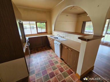 House For Sale - VIC - Kyabram - 3620 - A Must See!  (Image 2)