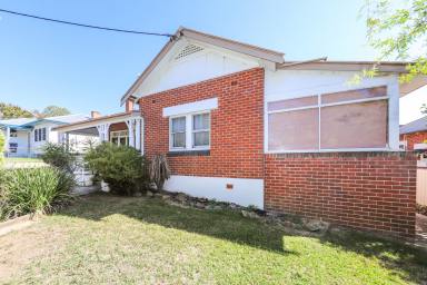 House For Sale - NSW - Tumut - 2720 - Federation Style, Centrally Located, Double Brick Gem  (Image 2)