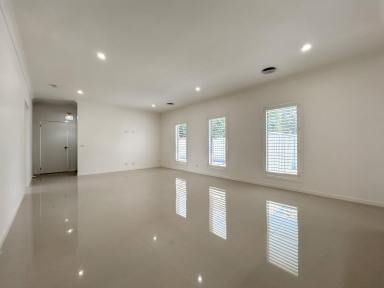 Townhouse For Lease - VIC - Swan Hill - 3585 - Modern Townhouse  (Image 2)