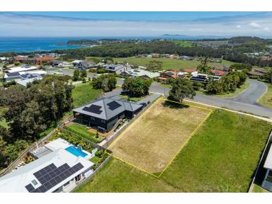 Residential Block For Sale - NSW - Red Head - 2430 - AMAZING NORTH-EAST FACING BLOCK WITH OCEAN VIEWS  (Image 2)