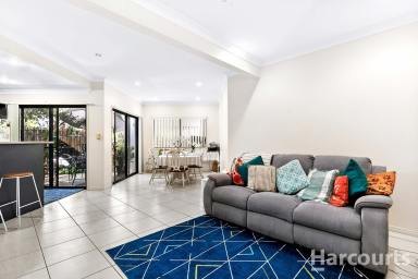 Townhouse For Sale - QLD - Scarness - 4655 - One For The Busy Bees ….  (Image 2)