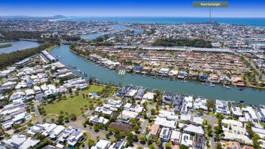 House For Sale - QLD - Kawana Island - 4575 - Island Luxury with side access!  (Image 2)