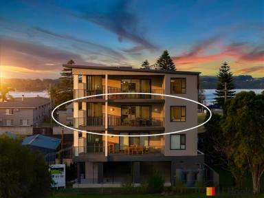 Unit For Sale - NSW - Batemans Bay - 2536 - KUSA.....Luxury Apartment with Stunning Golf Course Views !  (Image 2)