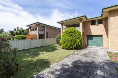 House For Lease - NSW - Grafton - 2460 - 4 Bedroom Unit Close To Town  (Image 2)