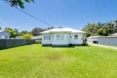 House For Sale - NSW - Coffs Harbour - 2450 - RARE Opportunity for developer or home owner to purchase land with incredible potential  (Image 2)