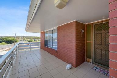 House For Sale - TAS - Swansea - 7190 - Updated Family Home With Options!  (Image 2)