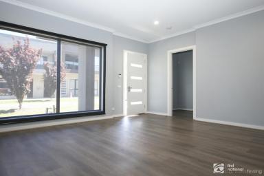 Townhouse For Lease - VIC - Cranbourne West - 3977 - BIG IS BEAUTIFUL  (Image 2)