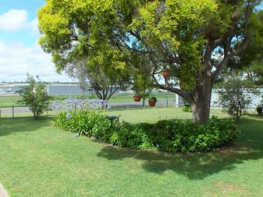 House For Sale - QLD - Warwick - 4370 - Versatile Home on large Allotment with Potential Plus  (Image 2)