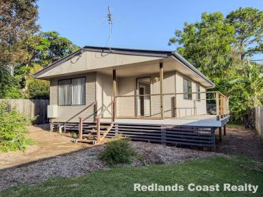 House For Sale - QLD - Lamb Island - 4184 - Charming Island Living at an Affordable Price!  (Image 2)