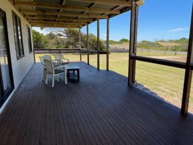 House For Sale - SA - Meningie - 5264 - Your Dream Coorong Retreat!  (Image 2)