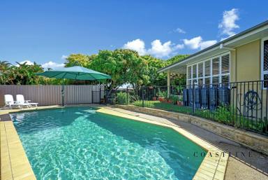 House For Sale - QLD - Bargara - 4670 - BACKING ONTO PARKLAND AND 200M TO BEACH  (Image 2)