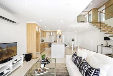 Townhouse For Lease - QLD - Rangeville - 4350 - Sophistication, Style & Space  (Image 2)