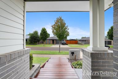 House Sold - VIC - Drouin - 3818 - Ultimate Comfort, Easy Elegance & Sensational Location...  (Image 2)