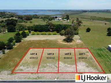 Residential Block For Sale - VIC - East Bairnsdale - 3875 - SPACIOUS, LEVEL ALLOTMENT.  (Image 2)