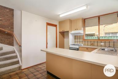 Townhouse For Lease - NSW - Albury - 2640 - TWO-BEDROOM TOWNHOUSE IN A PERFECT LOCATION  (Image 2)