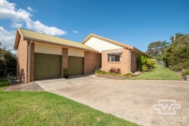 House For Sale - NSW - Glen Innes - 2370 - Family Home With Breathtaking Views  (Image 2)