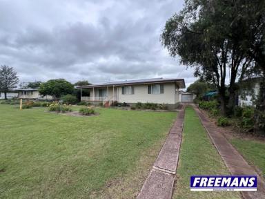 House For Sale - QLD - Kingaroy - 4610 - Polished hardwood floors, 7x9m shed, 1,019m2 allotment  (Image 2)