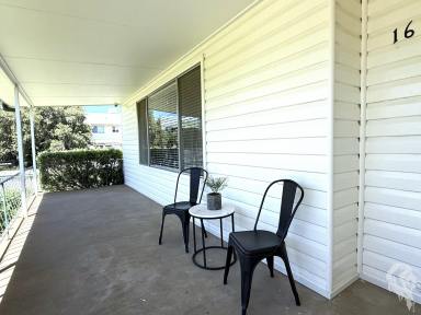 House For Sale - NSW - Narrabri - 2390 - LOCATION, LOCATION, LOCATION!  (Image 2)