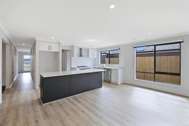 House For Sale - VIC - Warragul - 3820 - Stylish, Brand New Home Offers a Dream Lifestyle  (Image 2)