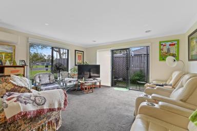 House For Sale - VIC - Drouin - 3818 - THREE BEDROOM TOWNHOUSE IN A PREMIUM LOCATION  (Image 2)