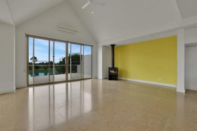 House For Sale - VIC - Bairnsdale - 3875 - Luxurious: Modern Design, Spacious Living, Prime Location  (Image 2)