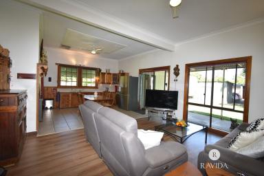 House For Sale - VIC - Chiltern - 3683 - PEACEFUL LOCATION CLOSE TO THE CBD  (Image 2)