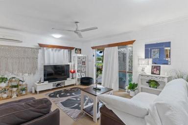 House Leased - QLD - Woree - 4868 - COMFORTABLE HOME WITH HUGE REAR YARD  (Image 2)