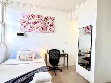 Studio For Lease - NSW - Potts Point - 2011 - Modern Living in the Iconic 'Astoria' Building  (Image 2)