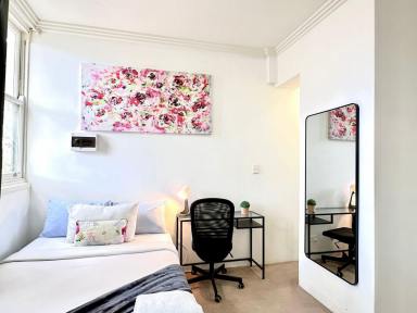 Studio For Lease - NSW - Potts Point - 2011 - Modern Living in the Iconic 'Astoria' Building  (Image 2)