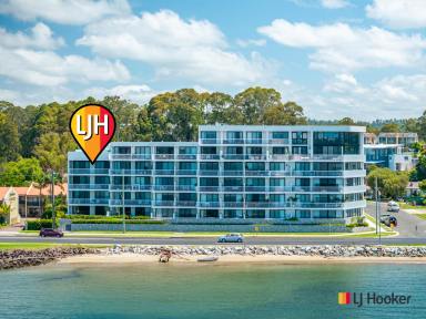 House For Sale - NSW - Batemans Bay - 2536 - SPACIOUS APARTMENT LIVING WITH VIEWS TO DIE FOR  (Image 2)