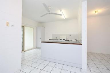 Townhouse For Lease - QLD - Bentley Park - 4869 - Townhouse - Storage Room - Carport - Pool - Close to Shops  (Image 2)