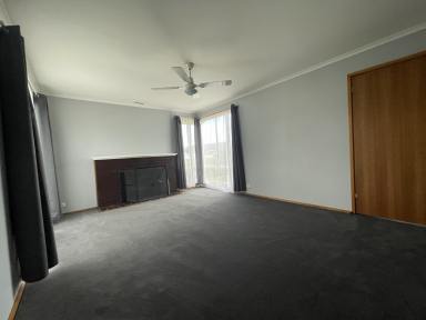 House Leased - TAS - New Norfolk - 7140 - Neat and tidy 3 bedroom home!  (Image 2)