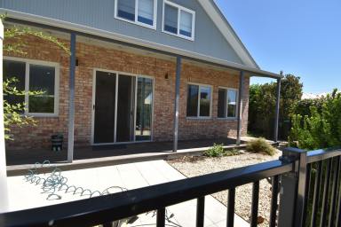 House For Lease - VIC - Wangaratta - 3677 - MODERN COMFORT  (Image 2)