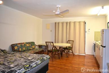 Unit For Sale - QLD - East Mackay - 4740 - Ocean Side Studio Unit!  (Image 2)