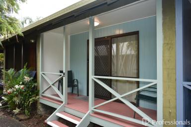 Unit For Sale - QLD - East Mackay - 4740 - Ocean Side Studio Unit!  (Image 2)