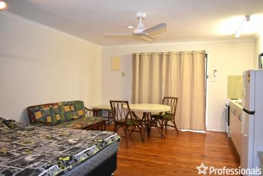 Unit For Sale - QLD - East Mackay - 4740 - One Bedroom Unit on the Beach!  (Image 2)