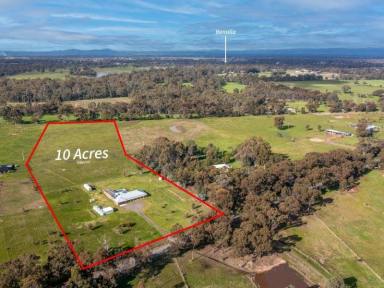 House For Sale - VIC - Benalla - 3672 - Extraordinary Lifestyle Property on 10 Acres Just 5km from Benalla  (Image 2)