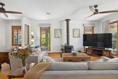 House For Sale - NSW - Murrumbateman - 2582 - 7 Acres, Dual Occupancy Potential - Just 3 Minutes from Murrumbateman Village  (Image 2)