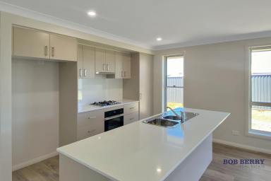 House For Lease - NSW - Dubbo - 2830 - Brand New Home in Popular Southlakes Estate  (Image 2)