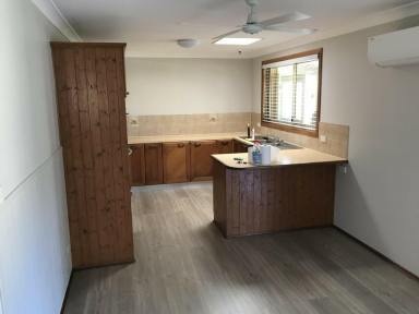 House For Lease - NSW - Old Bar - 2430 - SPACIOUS 3-BEDROOM HOME IN POPULAR STREET  (Image 2)