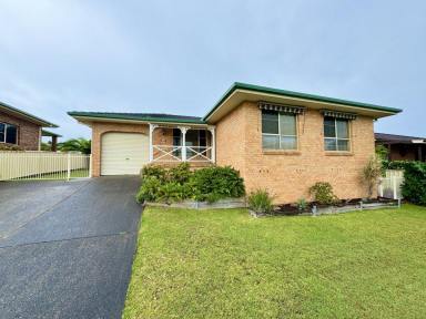 House Leased - NSW - Old Bar - 2430 - SPACIOUS 3-BEDROOM HOME IN POPULAR STREET  (Image 2)