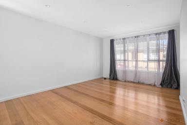 House Leased - VIC - Mentone - 3194 - FULLY RENOVATED | IDEAL LOCATION | BAYSIDE LIVING DREAM  (Image 2)