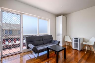 Apartment Leased - VIC - Ormond - 3204 - 3 Minutes From Ormond Train Station  (Image 2)