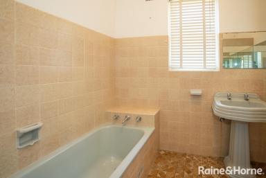 House Leased - NSW - Wagga Wagga - 2650 - Central Beauty  (Image 2)