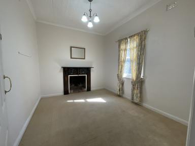 House For Lease - NSW - Tamworth - 2340 - CHARMING THREE BEDROOM HOUSE IN WEST TAMWORTH  (Image 2)