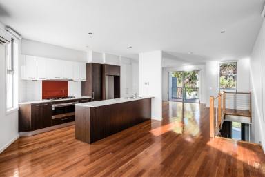 Townhouse Leased - VIC - Mentone - 3194 - LIFESTYLE l LOCATION l LUXURY MODERN LIVING  (Image 2)