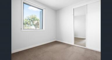 Apartment Leased - VIC - Mordialloc - 3195 - MODERN l LOW MAITENANCE l BEACHSIDE LIVING  (Image 2)