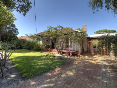 House Sold - WA - Cloverdale - 6105 - OPPORTUNITY AWAITS  (Image 2)