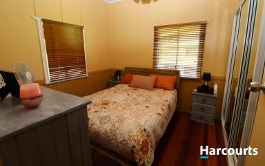 House For Sale - QLD - Childers - 4660 - PERFECTLY POSITIONED WITHIN THE CHILDERS TOWNSHIP  (Image 2)